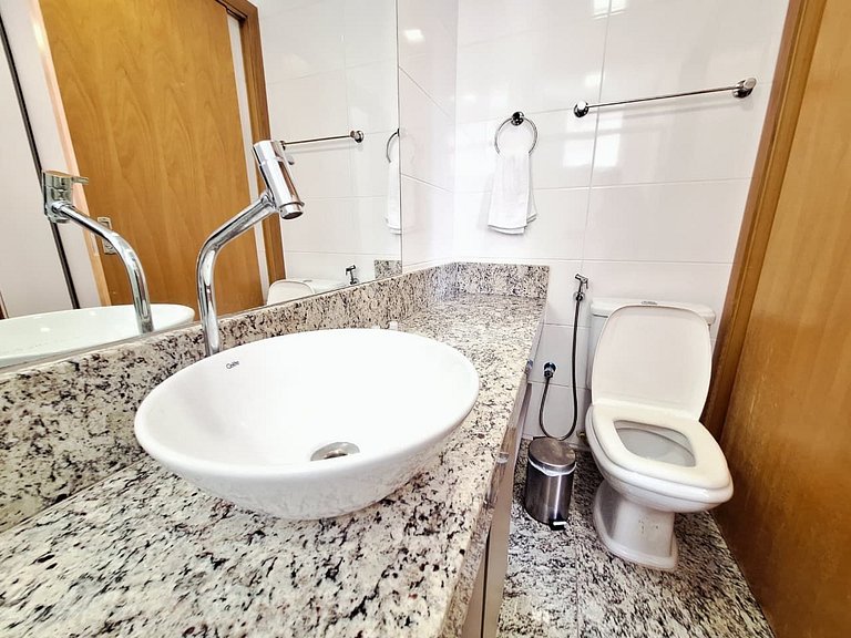 Savassi 3 quartos 3 banhos c ar condicionado