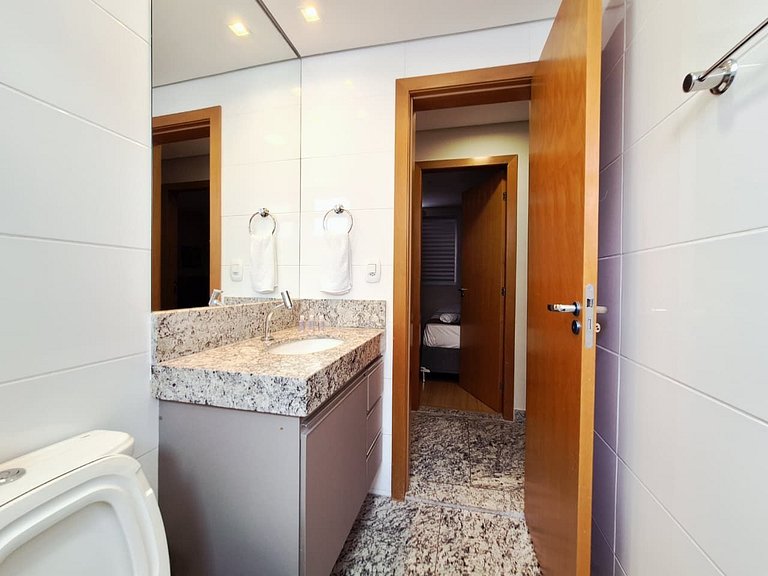 Savassi 3 quartos 3 banhos c ar condicionado