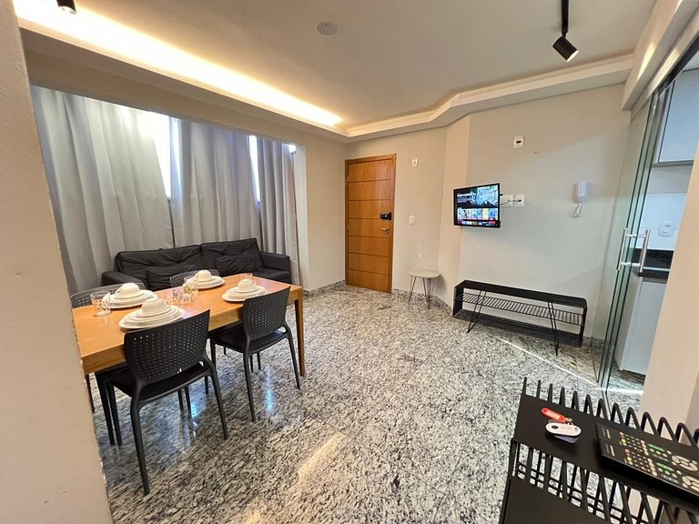 Apto 3 quartos c área privativa na Savassi