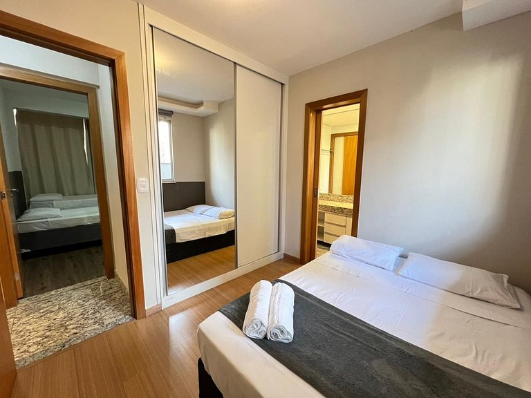 Apto 3 quartos c área privativa na Savassi