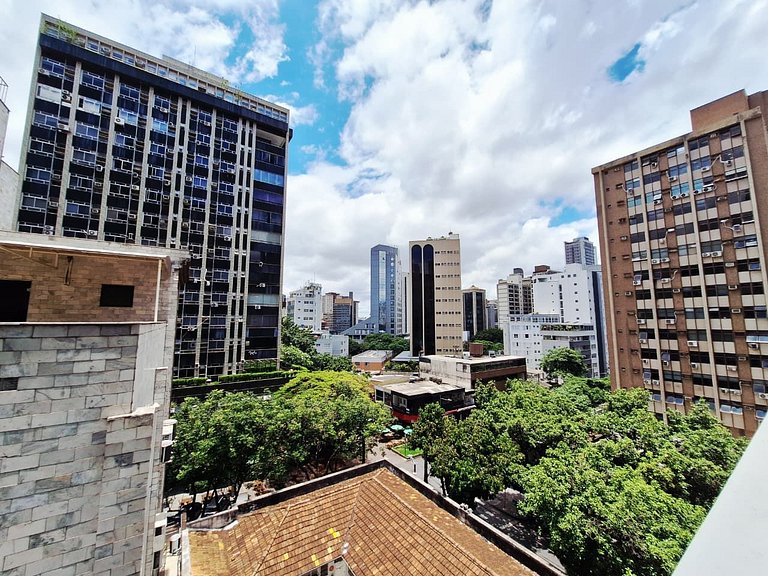 Apto 3 quartos c área privativa na Savassi